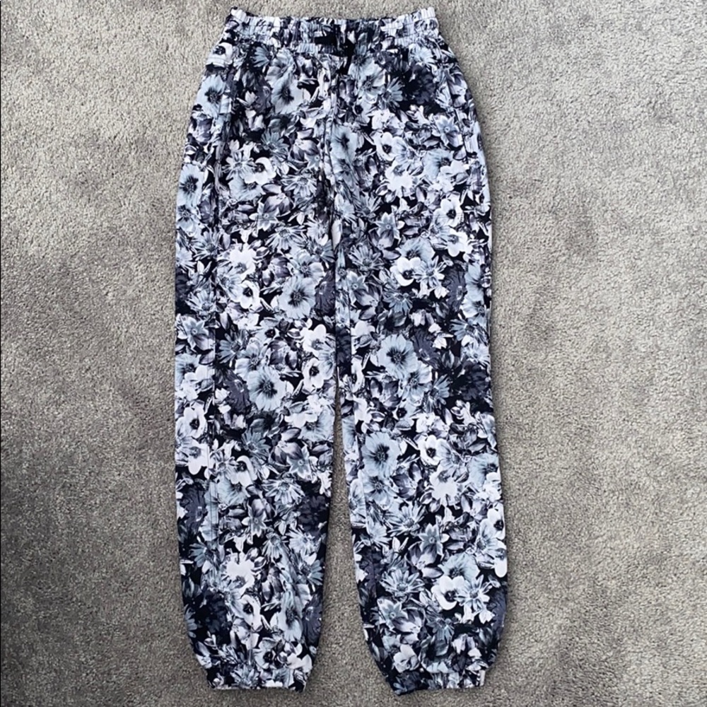90 Degree by Reflex Cropped Jogging Workout Pants